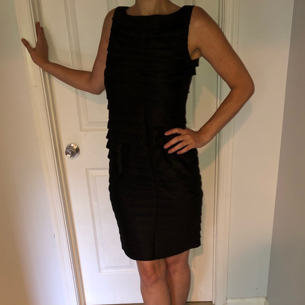 Adriana Papelli sleeveless bl tiered sheath dress